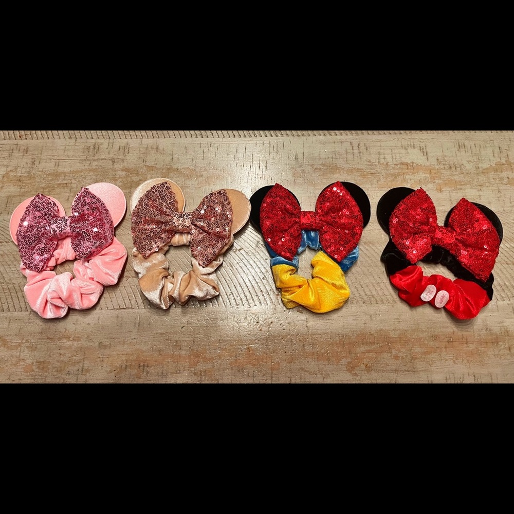 Disney Mickey/Minnie Mouse Hair Scrunchies! NEW